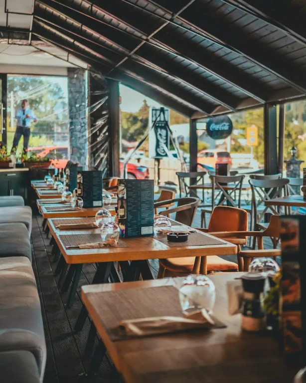 Suru Hotel & Restaurant