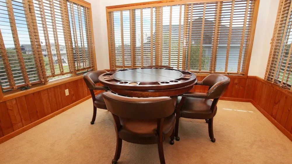 VA Whalehead 1040 - 4 Br Home