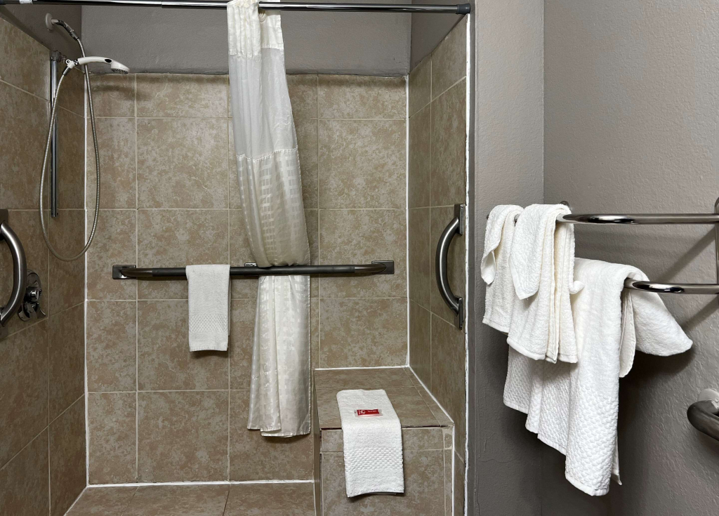 Econo Lodge Spring Lake near Fort Bragg
