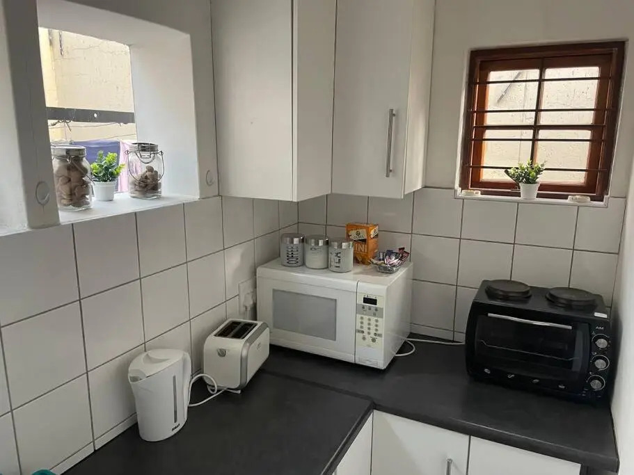 Central suburban suite in the heart of Joburg
