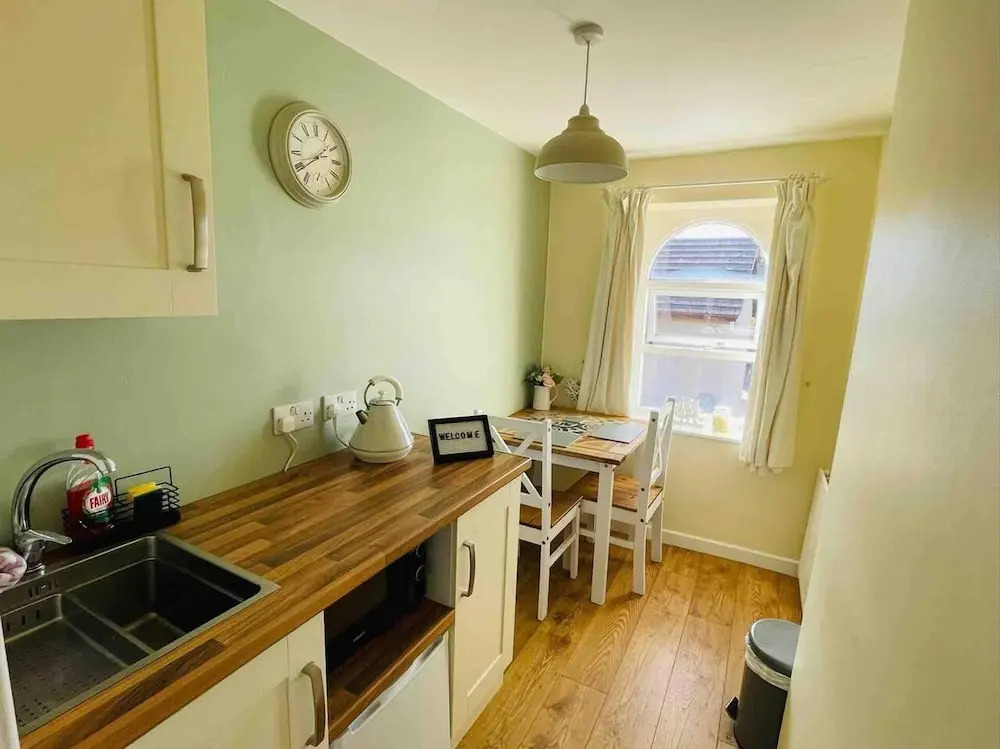 Lancaster 1 bed Cottage Apartment- M6 - Lancs Uni