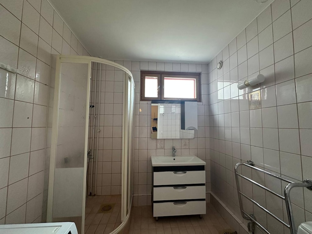 Lovely 2-br 77m2 Apart Pasila-train Station