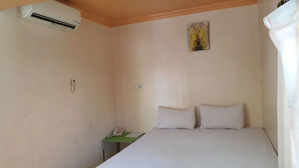 Oyo Flagship 2472 Makassar Cottage