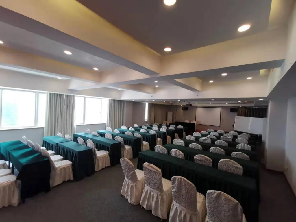 Starway Hotel Wuye Taihu Square Maoye