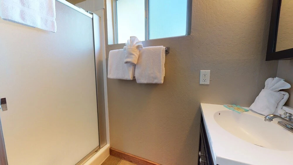 Mammoth View Villas 40 Walk to The Village Gondola, Private Grill and Washer Dryer by RedAwning