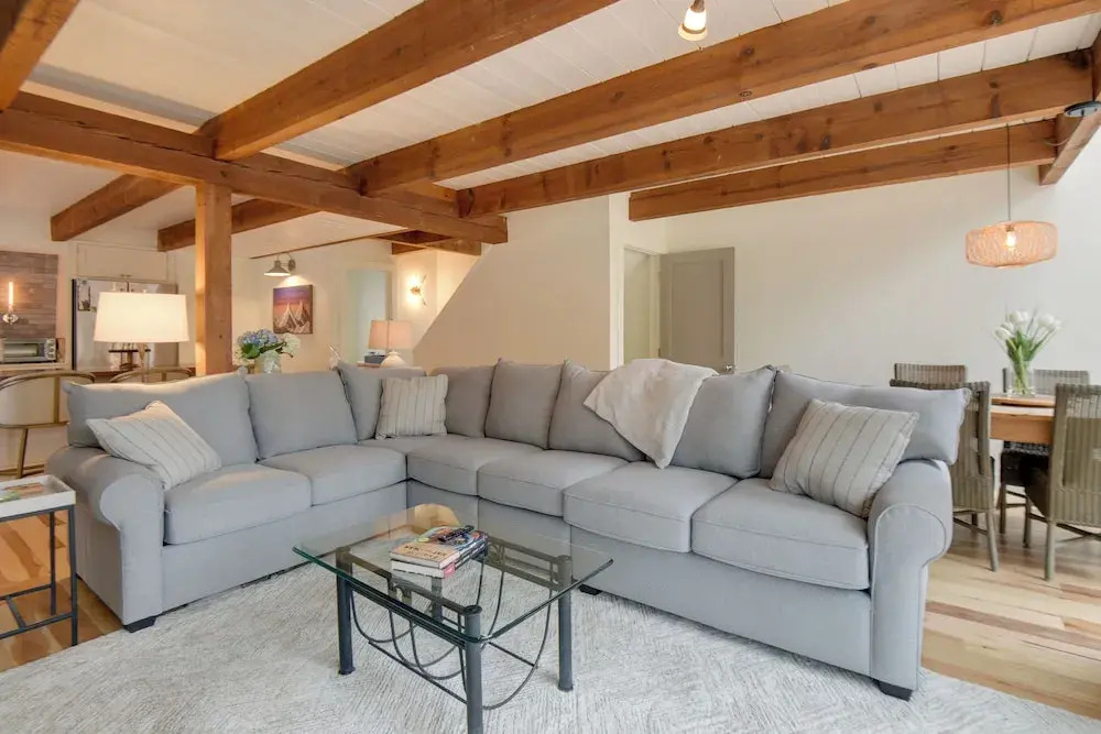 Private Hot Tub & Deck: North Conway Retreat