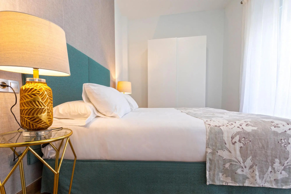 Magnificent 2 BD apartment in the city center. Recaredo VI