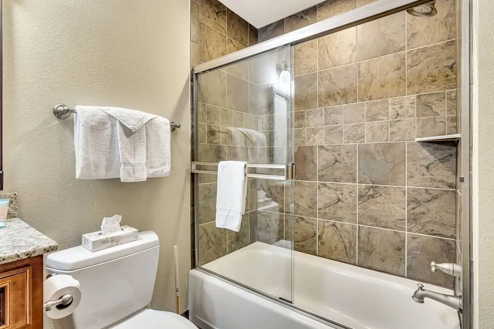 Stayin Classy 2 Bedrooms 2 Bathrooms Condo