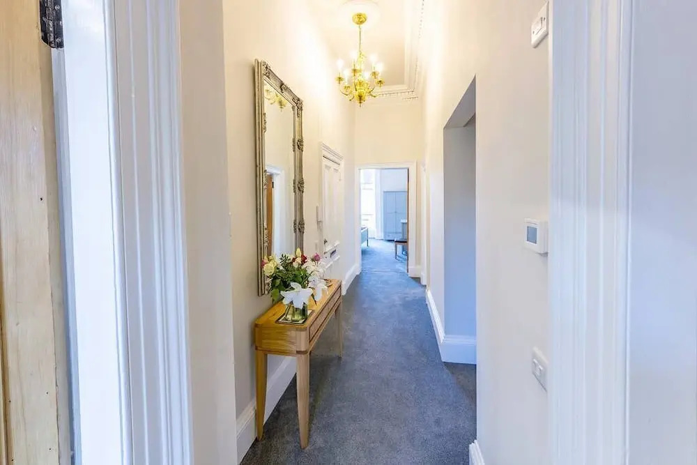 Wonderful Luxury West End Apartment