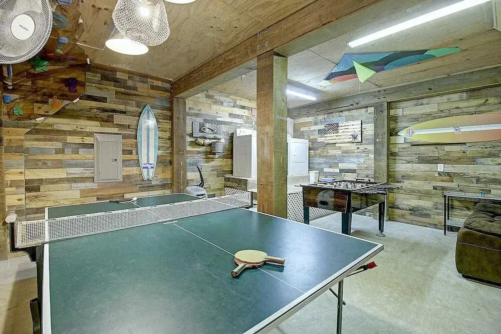 Spacious & Pet Friendly + Game Room Sleeps 10