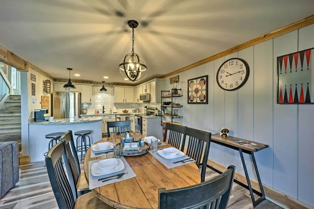 1 Mi to Skiing: Beech Mountain Condo w/ Fireplace!