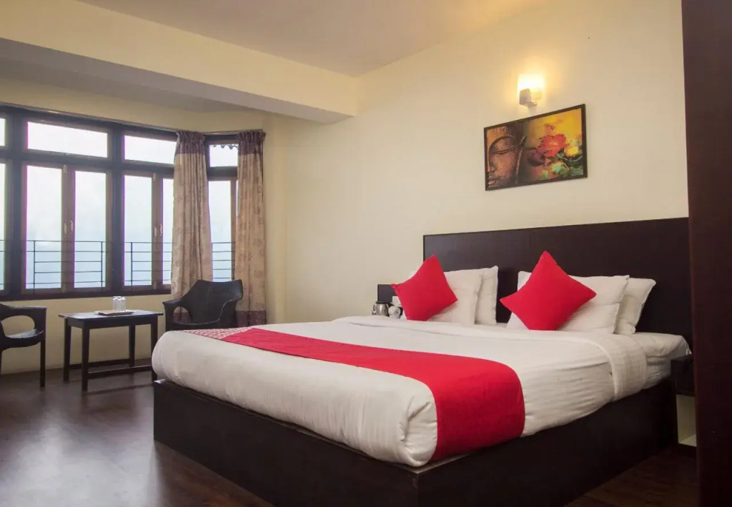 Taktse Continental by OYO Rooms