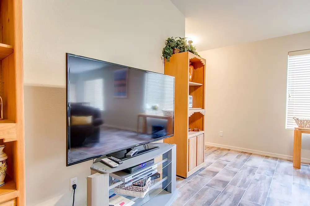 PeachTree - 2 Br home by RedAwning