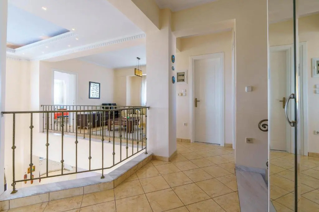 Charming Luxury Villa for 16 People