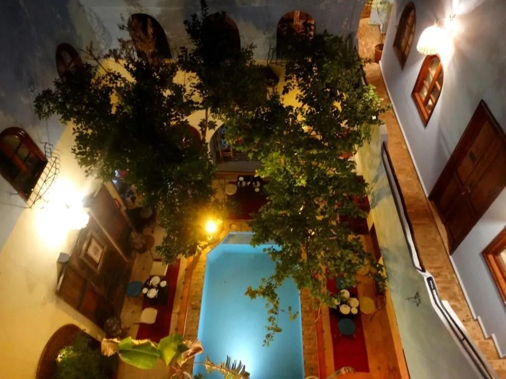 Cosy Villa With 11 Bedrooms In The Heart Of Marrakech - 27 Pax. - Priv