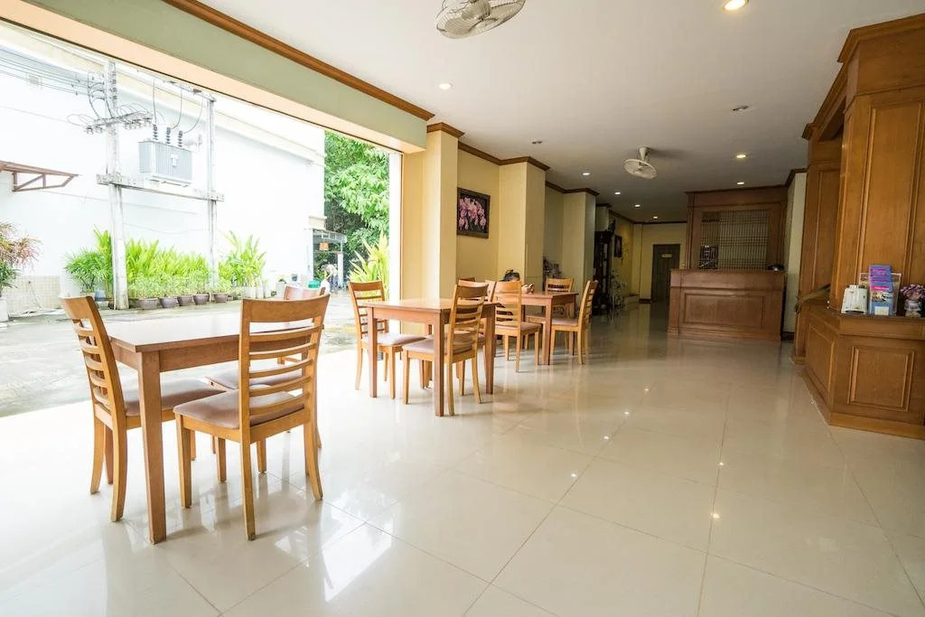 Pranang Flora House