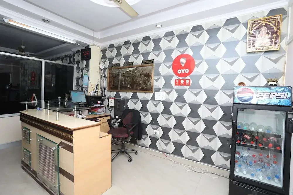 OYO 10347 Hotel Deepak