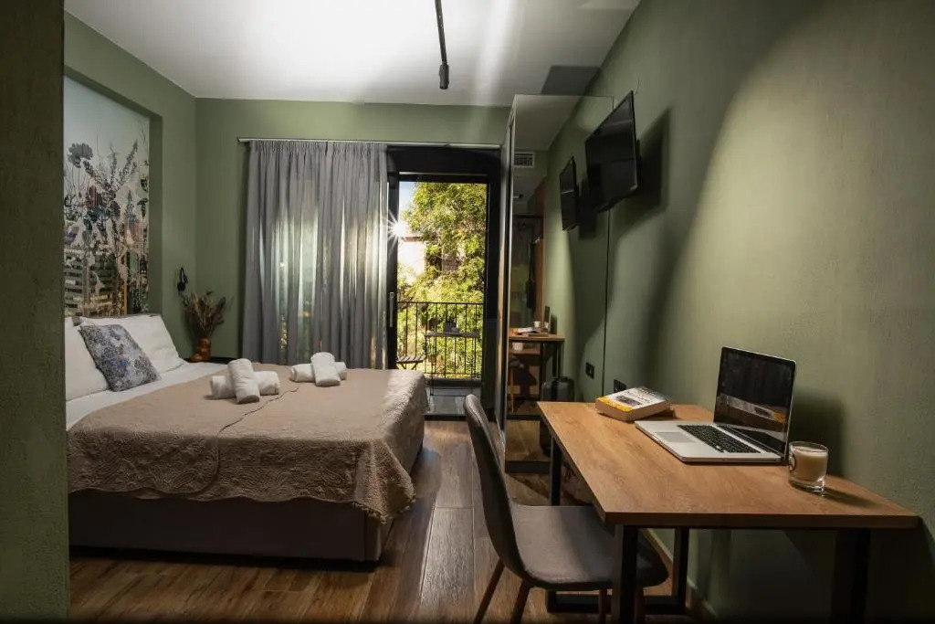 Tzes City Suites