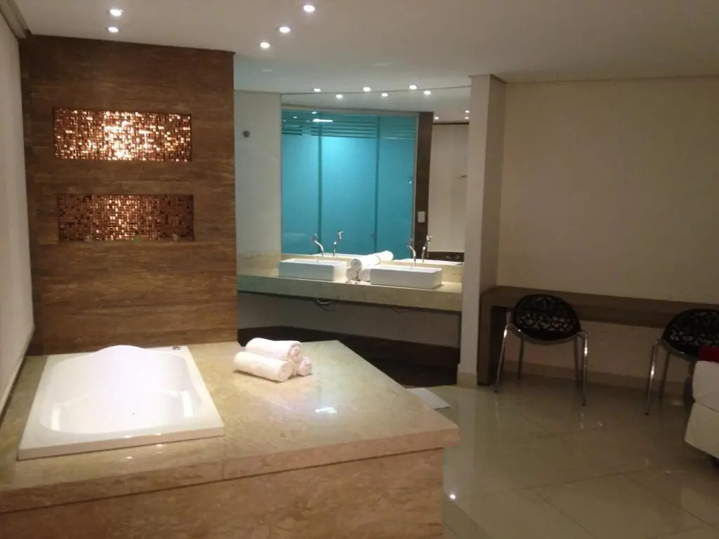 Serranos Park Hotel