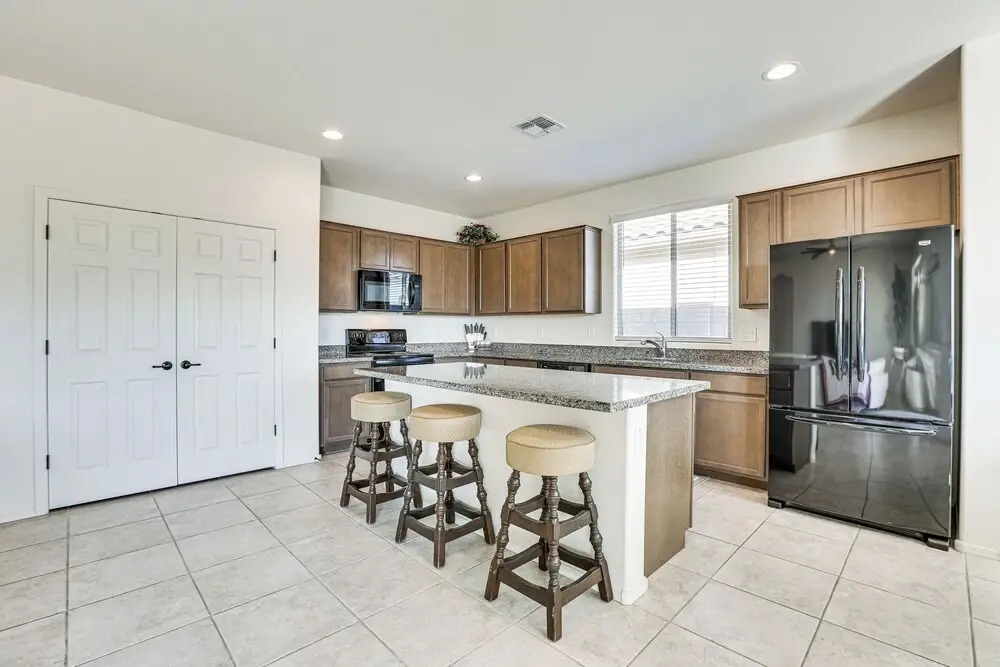 7 Mi to State Farm Stadium: Pet-friendly Retreat!