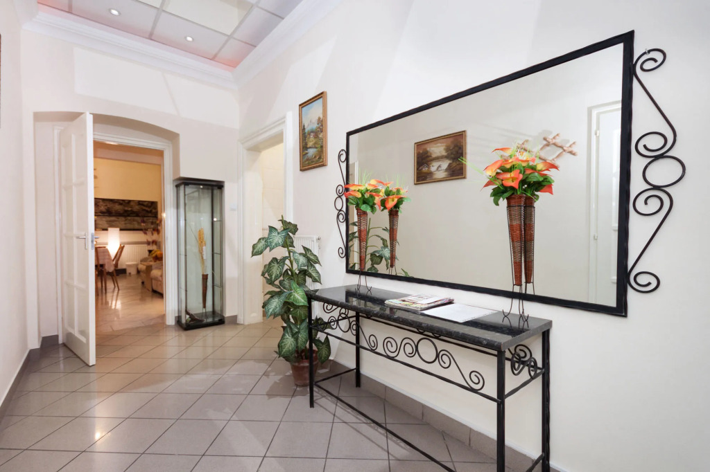 Opera Apartments