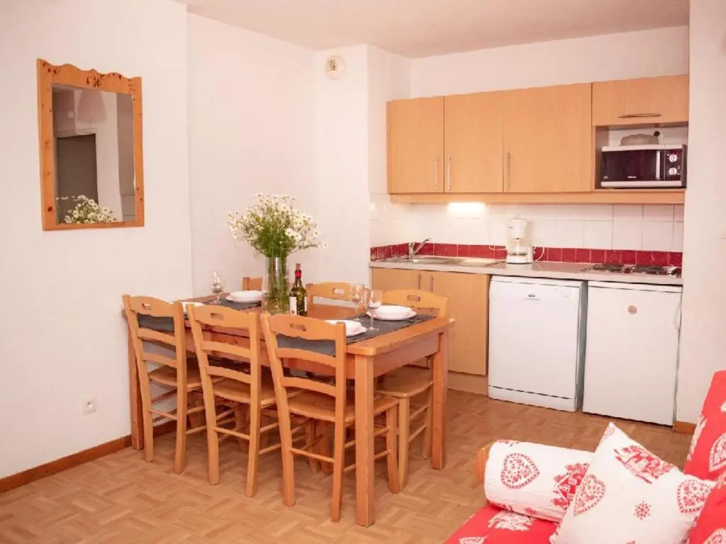 Appartement Puy-Saint-Vincent, 2 pièces, 6 personnes - FR-1-504-108
