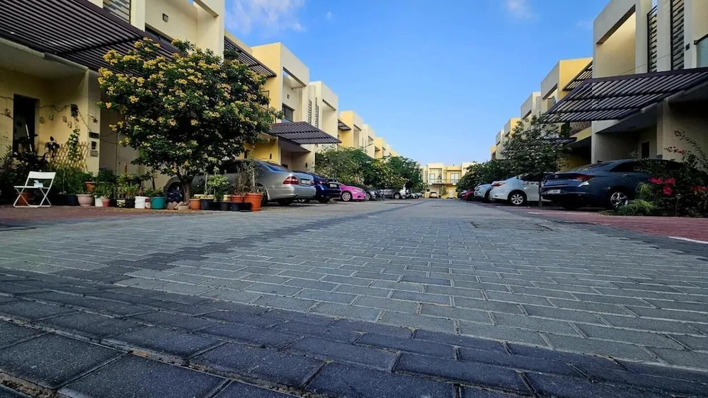 Elegant 2-Bed Villa Hall, G1
