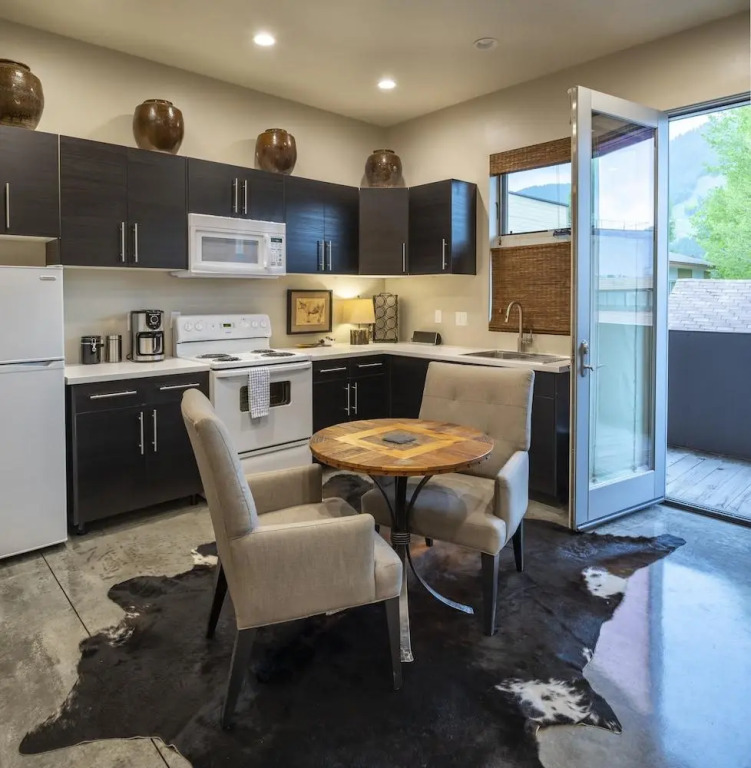 Abode at Penthouse Jackson