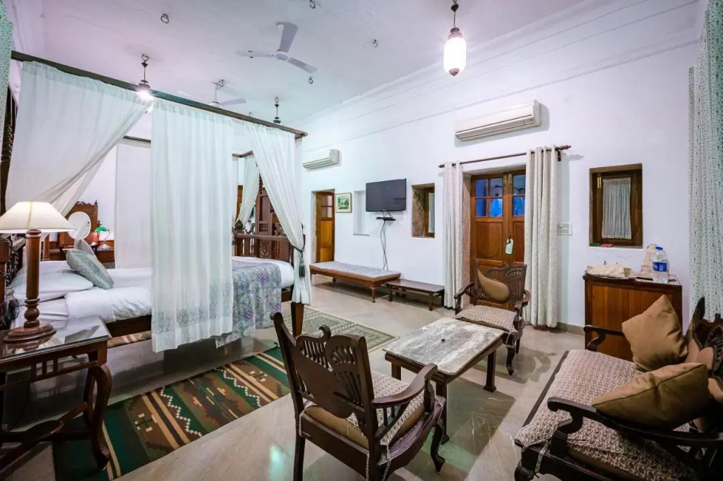 Neemrana'S - Deo Bagh