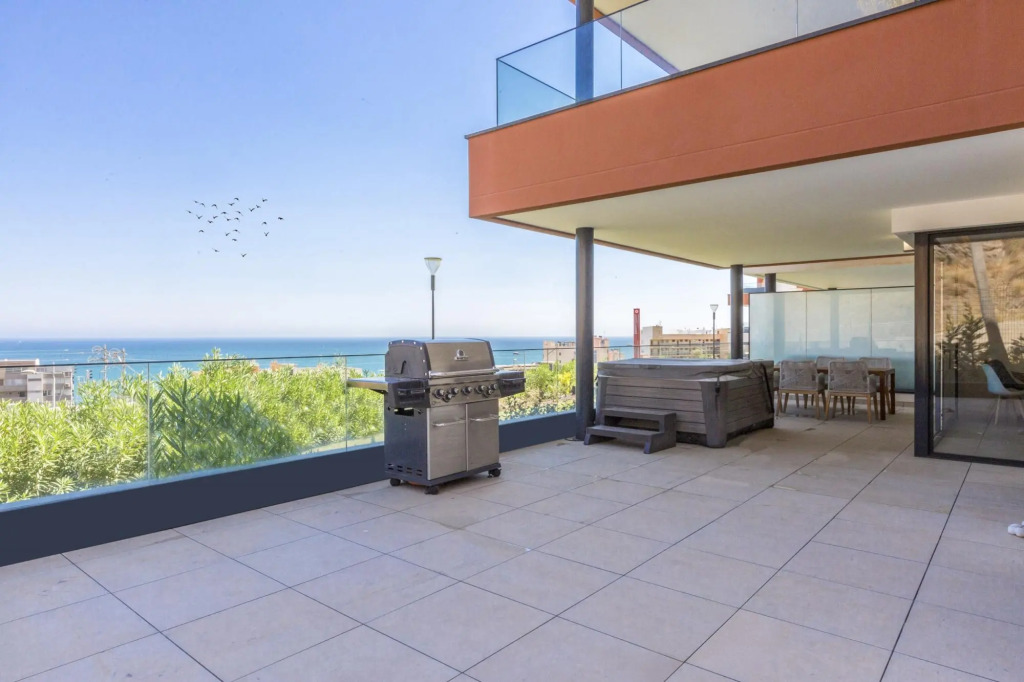 Boa in Fuengirola with 3 bedrooms and 2 bathrooms