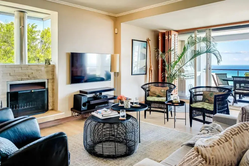 Refined Comfort and Scenic Beauty at Aviewor2