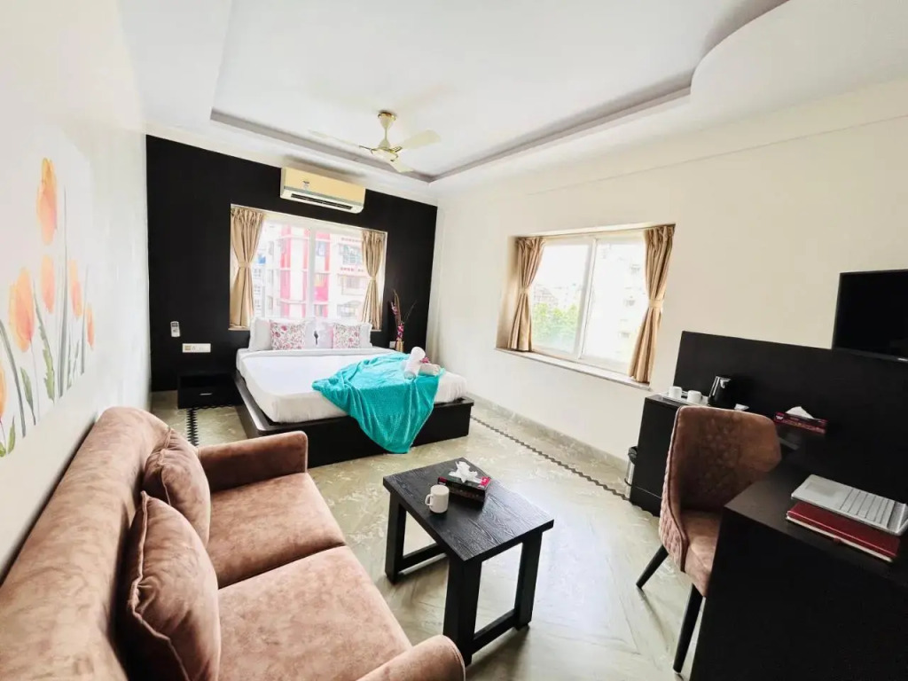 OYO 28208 99 Kombo Inn