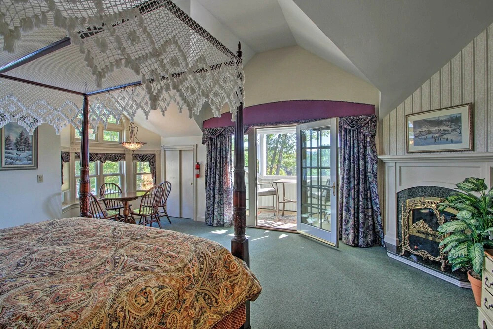 Nestlenook Victorian Condo ~6 Mi to Attitash!