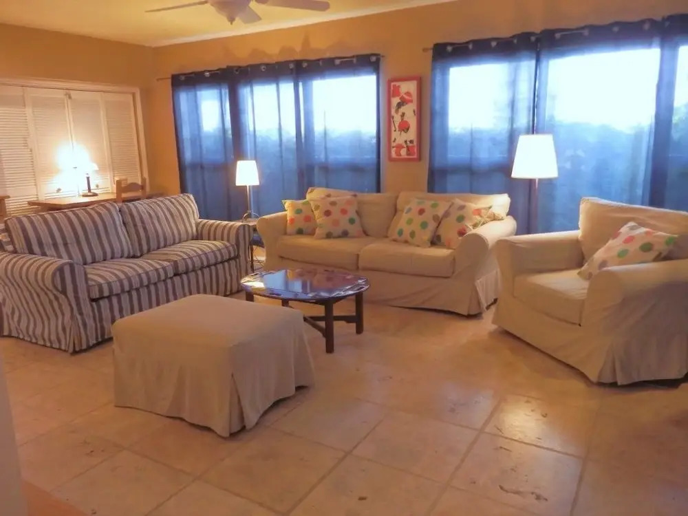 Lake Breeze 3/2.5 for 8 Large Pool Great Location