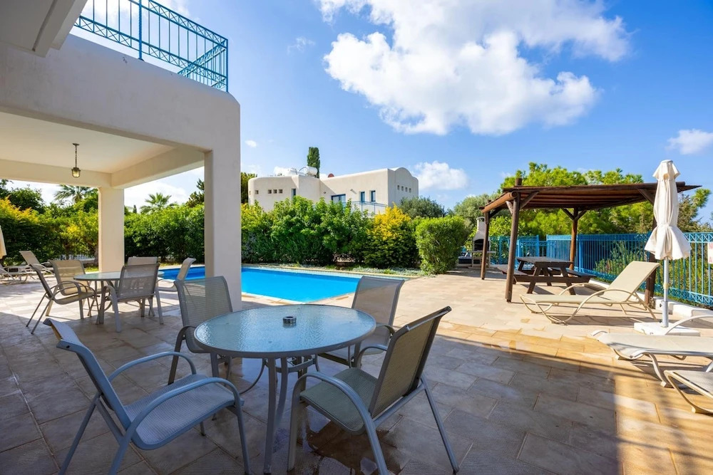 Villa Apollonas