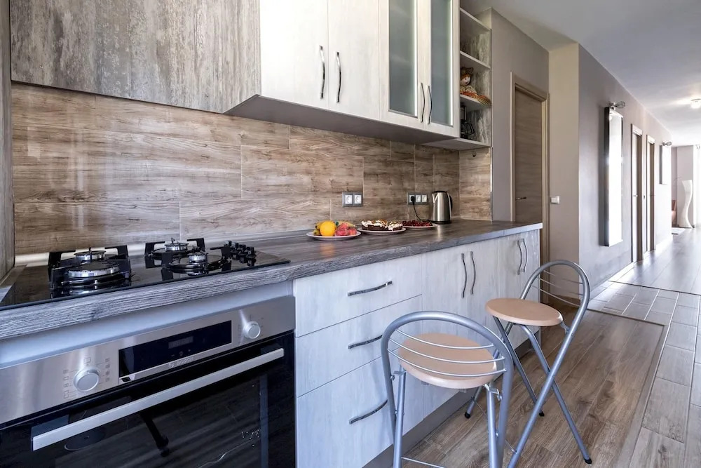 Plaza de Toros II - Recently Renovated Condo in Malaga Centre, Sea Views, 5 Mins Walk to Beach