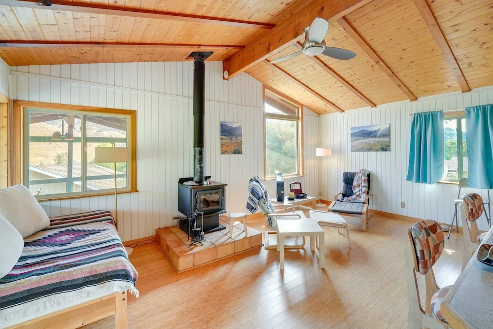 Scenic Kernville Getaway w/ Deck & Mountain Views!