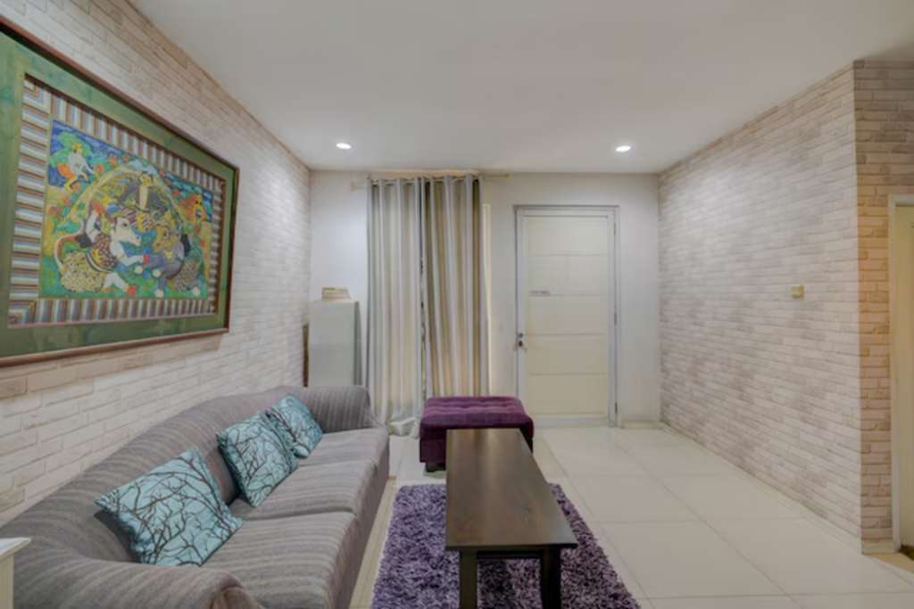 Hotel O near RS Fatmawati formerly White House