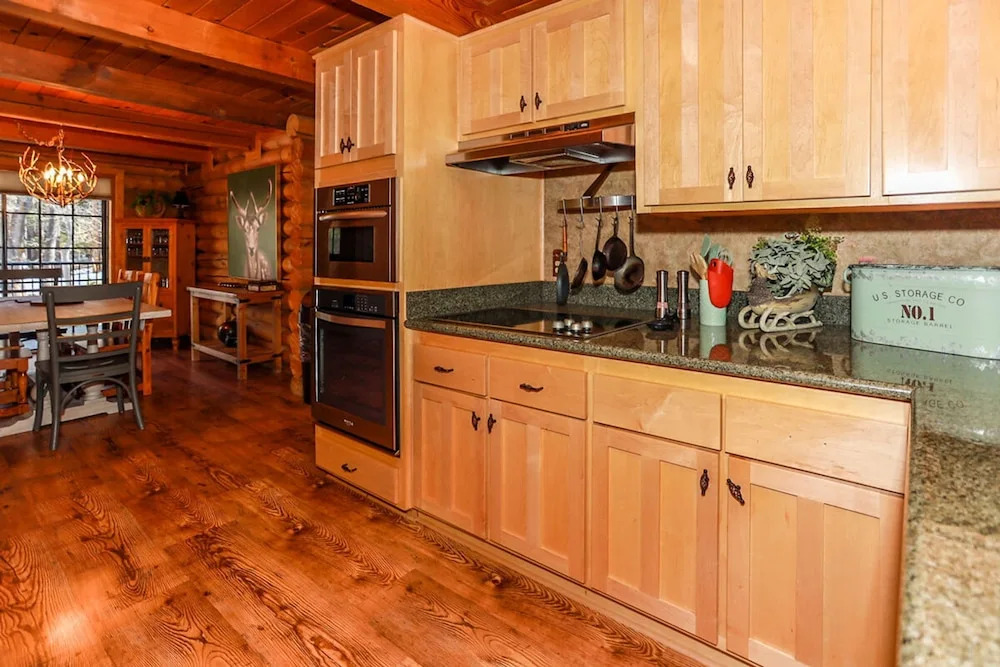 Woodland Log-1887 by Big Bear Vacations