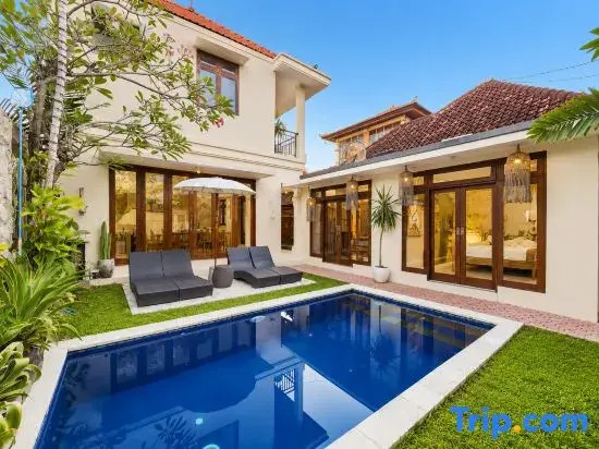 Seminyak Double6 Beach 5BR Villa - pool & parking