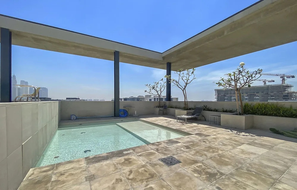 WelHome - Luxury Living in Dubai's  City Walk Building 5