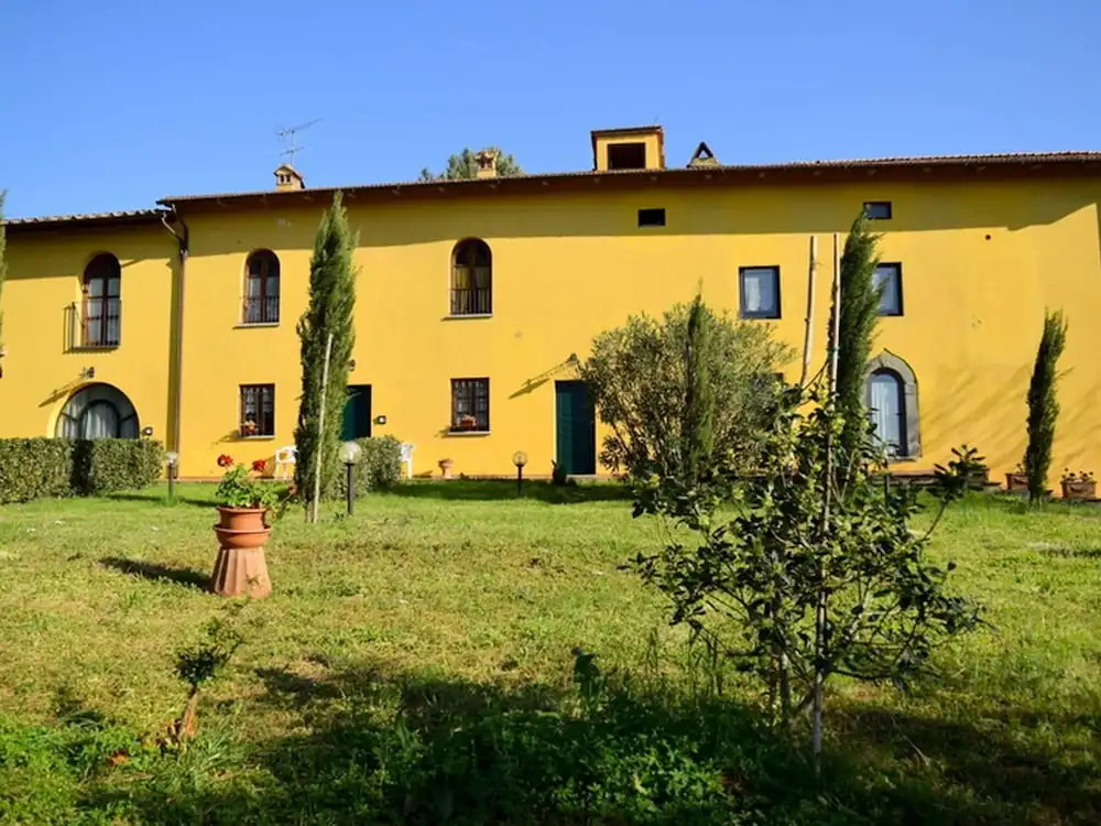 Farmhouse Living Amidst Vineyards