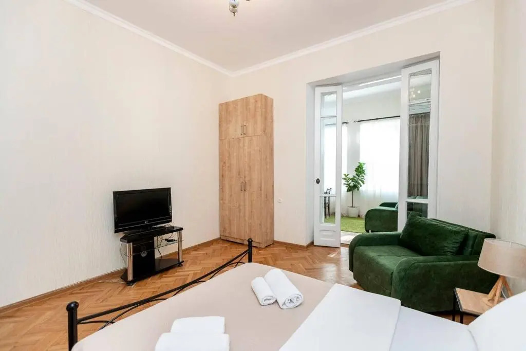 Bright and cozy 1BR apt in the heart of Tbilisi