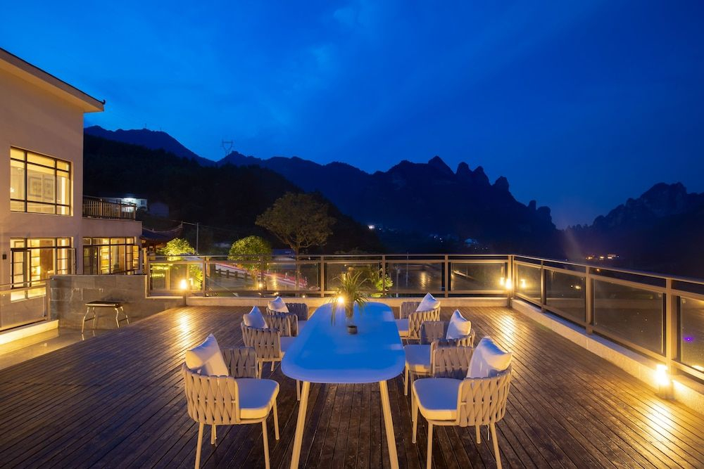 Wulingyuan Heart Awakening Lodge