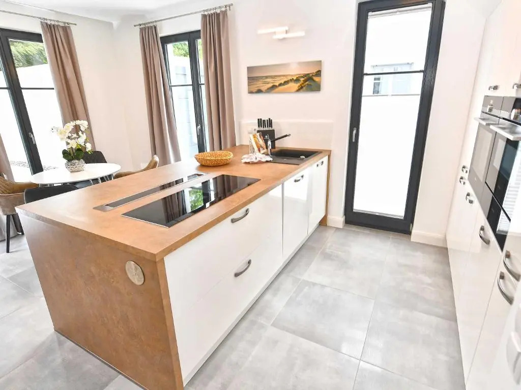 Villa LEVANTE in Binz - Gartenwohnung mit Kamin, Sauna, Terrasse
