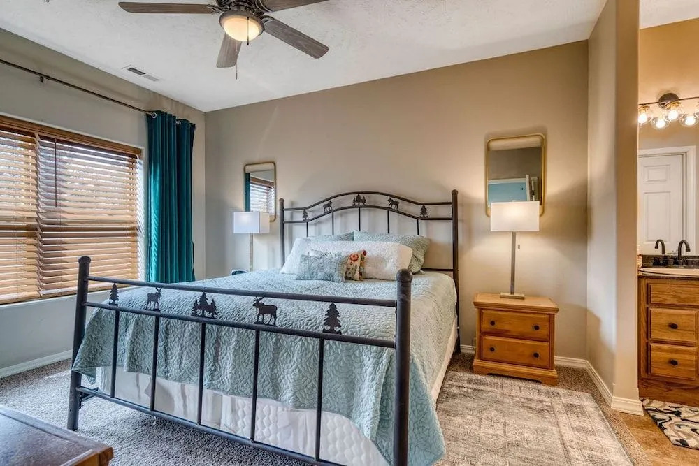Majestic Lakeside Hideaway 2 Bedroom Condo