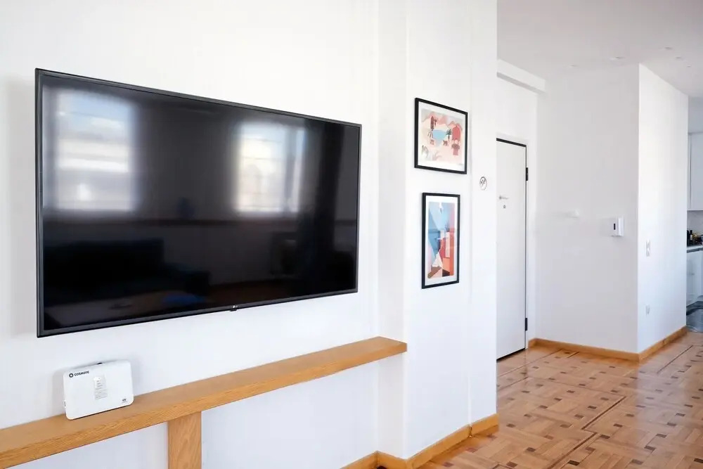 Jade's and Tala's Apartment - Acropolis View