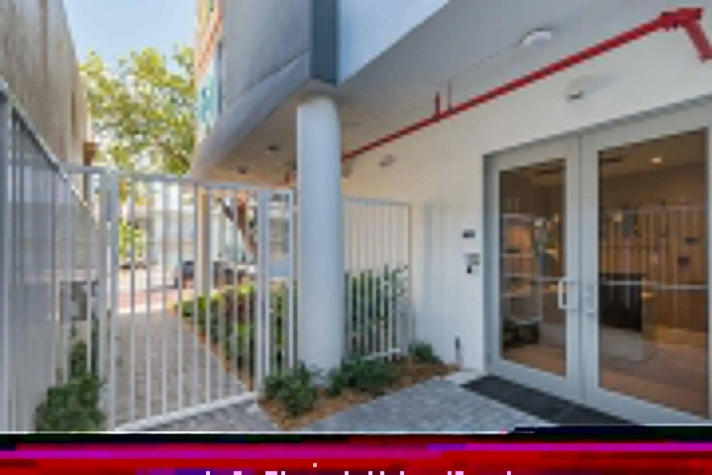 Luxury 2 bedroom apt in South Beach 402