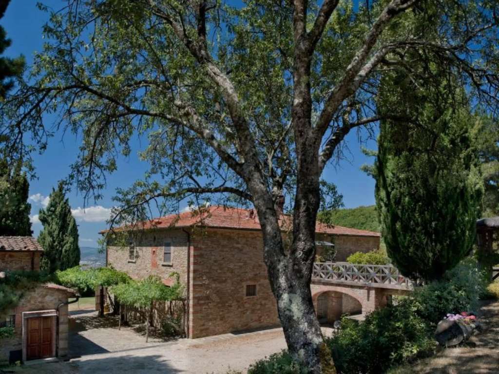 Sleeps: 12 (6 bedrooms, 6 bathrooms) 450 m2. Private garden and the pool (5x12 mts – 1,30mts depth),-VILLA LEOPOLDINA