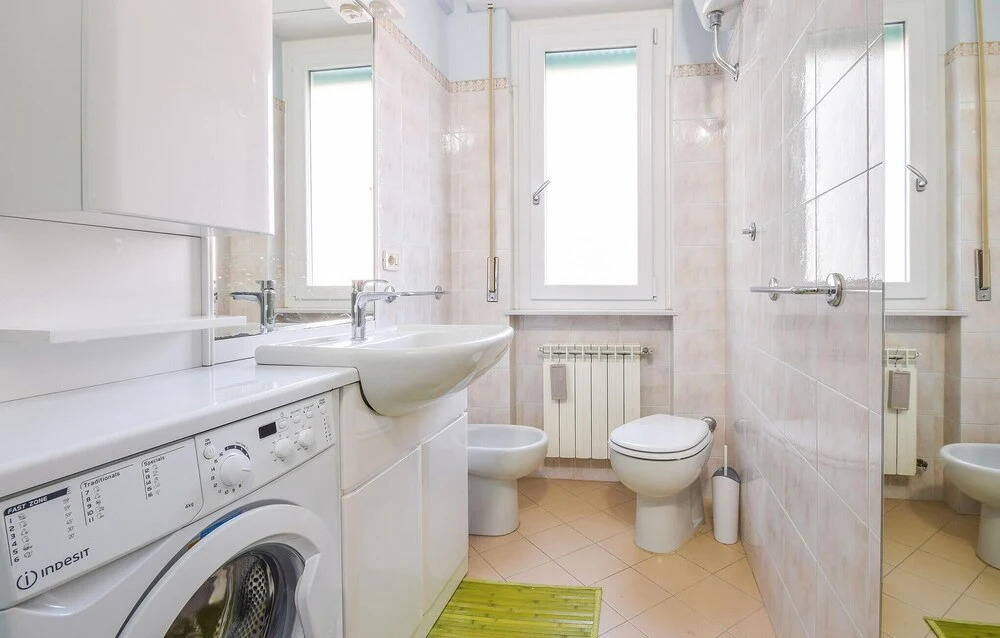 Beautiful Apartment in Rapallo With Wifi and 2 Bedrooms